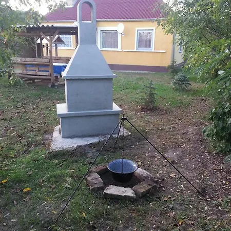 Akacvirag Vendeghaz Gasthuis Écs