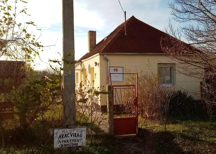 Akacvirag Vendeghaz Gæstehus